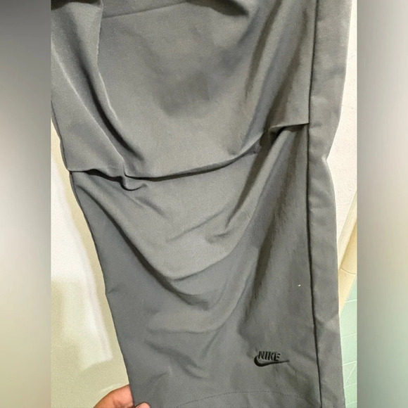 Nike Sportswear Dri-FIT Tech Pack Women's Mid-Rise Woven Pants size small petite - Picture 5 of 7